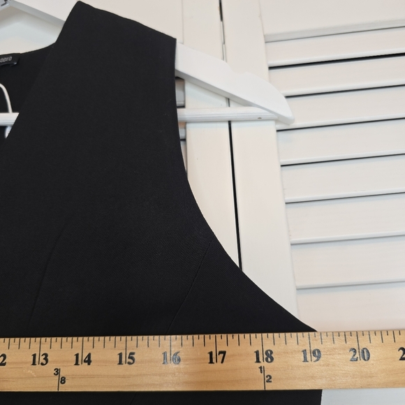 ROBERTSON + RODEO Gabrielle Tuxedo Vest Black Button Tie Back Women's Large Chic - Picture 9 of 10